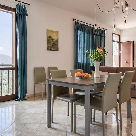 3 Bedroom In Nyaraló *